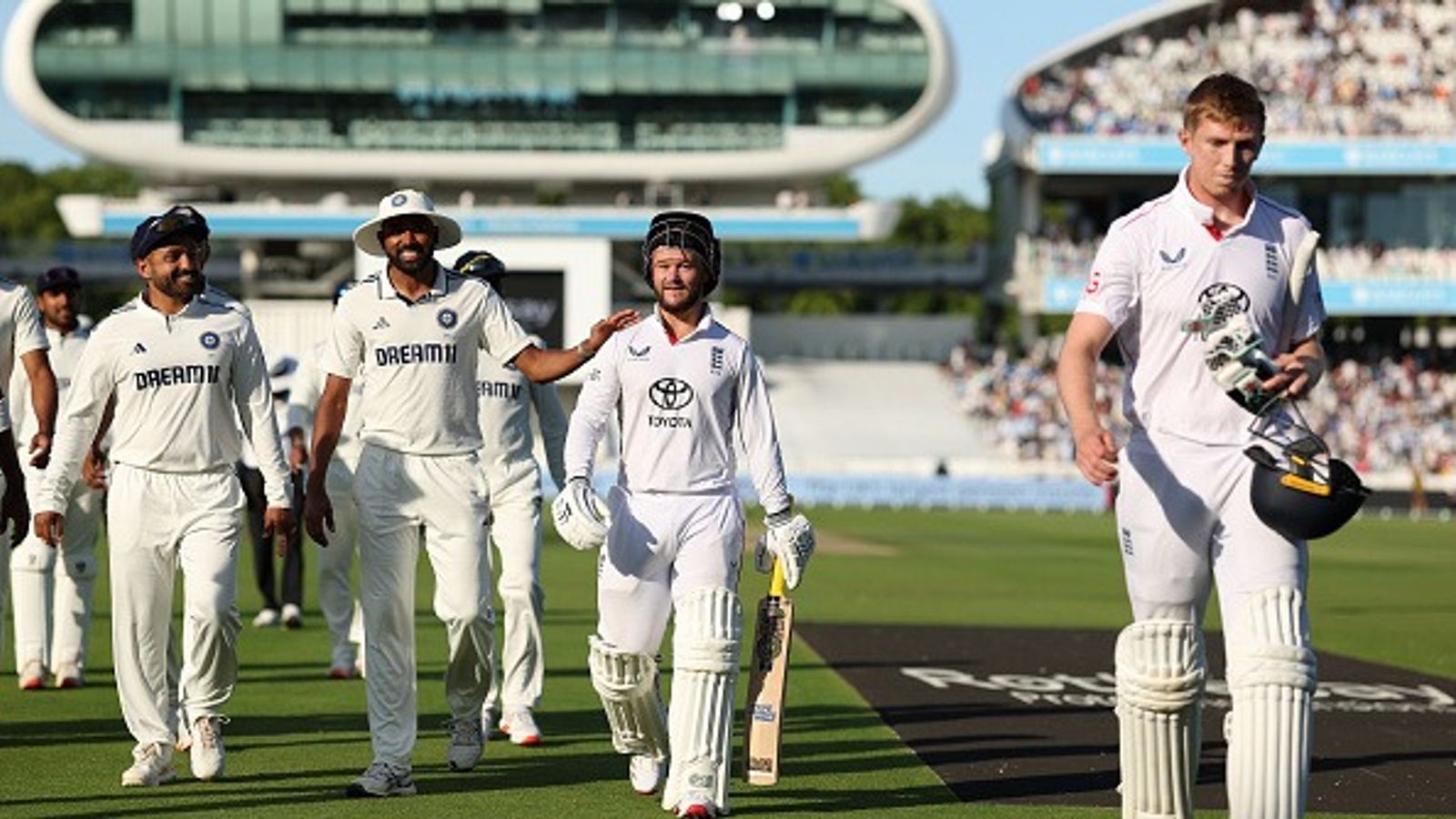 IND vs ENG: भारत ने 2 रन में 3 विकेट गंवाए, फिसला बढ़त का मौका, 10 साल बाद पहली पारी में दोनों टीमें रही बराबर, इंग्लैंड 2 रन से आगे IND vs ENG: भारत ने 2 रन में 3 विकेट गंवाए, फिसला बढ़त का मौका, 10 साल बाद पहली पारी में दोनों टीमें रही बराबर, इंग्लैंड 2 रन से आगे