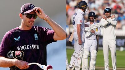 'पता नहीं क्यों शुभमन गिल लेटकर मालिश करवा रहे थे', आखिरी ओवर के बवाल पर इंग्लैंड के कोच का भारतीय कप्तान पर 'हमला' SportsTak Hindi