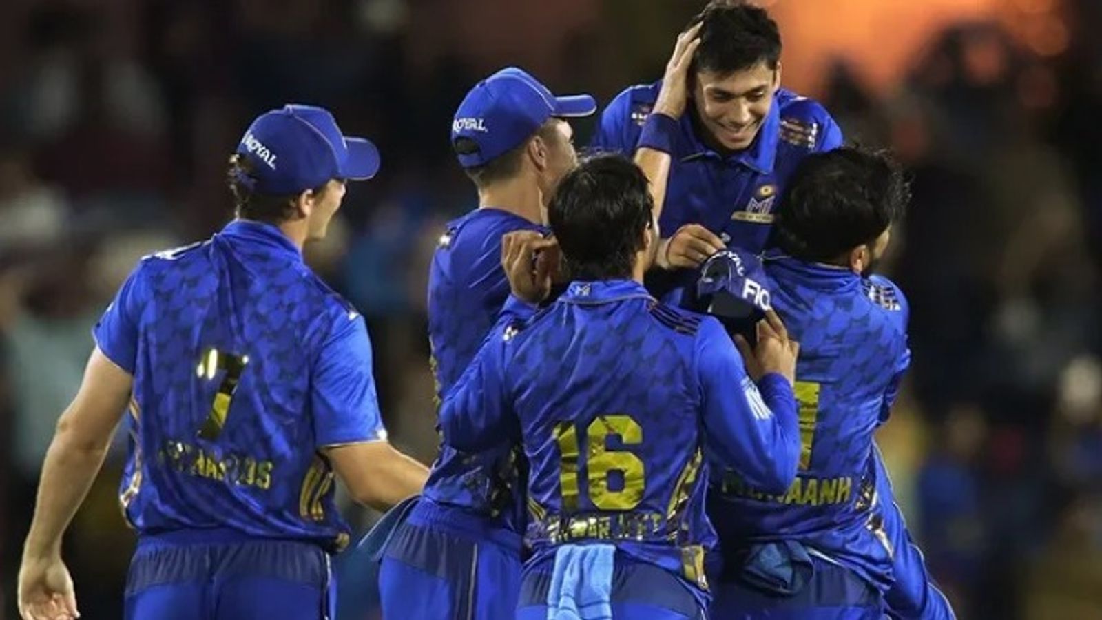 MLC 2025: लीग स्टेज में 10 में से सात मैच गंवाने वाली MI न्यूयॉर्क बनी दूसरी बार चैंपियन, वाशिंगटन फ्रीडम को पांच रन से हराया, भारतीय बॉलर ने आखिरी ओवर में पलटा पासा MLC 2025: लीग स्टेज में 10 में से सात मैच गंवाने वाली MI न्यूयॉर्क बनी दूसरी बार चैंपियन, वाशिंगटन फ्रीडम को पांच रन से हराया, भारतीय बॉलर ने आखिरी ओवर में पलटा पासा