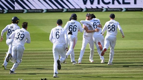 IND VS ENG: लॉर्ड्स टेस्ट जीतते ही इंग्लैंड को लगा सबसे बड़ा झटका, स्टार गेंदबाज पूरी सीरीज से बाहर