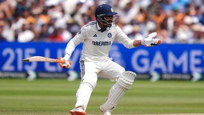 'जडेजा को चांस लेना चाहिए था', भारत की हार पर सुनील गावस्कर का बड़ा बयान, बोले- जब रूट और बशीर... SportsTak Hindi