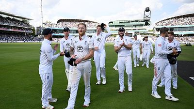 IND vs ENG: इंग्लैंड ने लॉर्ड्स टेस्ट जीतने के बाद इन दो खिलाड़ियों को किया बाहर, चौथे मैच से पहले किया ऐलान SportsTak Hindi