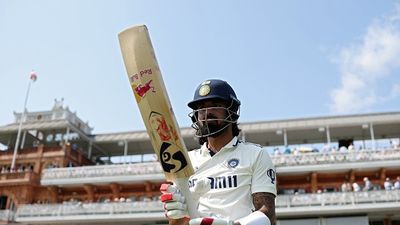 लॉर्ड्स टेस्ट मैच में भारत की हार के बाद केएल राहुल का दर्द आया बाहर, कहा - ऐसे मैच आपका कैरेक्टर...  KL Rahul of India takes to the field during Day Five of the 3rd Rothesay Test Match between England and India at Lord's Cricket Ground on July 14, 2025 in London, England.
