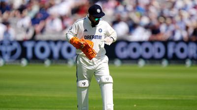 'ऋषभ पंत को मैनचेस्टर टेस्ट में मत खिलाओ', रवि शास्त्री ने क्यों दिया ऐसा चौंकाने वाला बयान? SportsTak Hindi