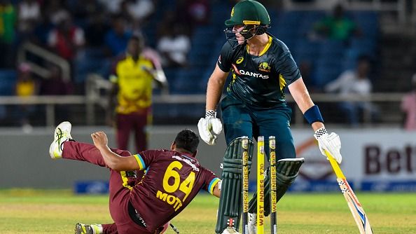WI vs AUS T20: मिचेल ओवेन ने डेब्‍यू मैच में लगाए छह छक्‍के, फिफ्टी ठोक ऑस्‍ट्रेलिया को दिलाई वेस्‍टइंडीज के खिलाफ तीन विकेट से जीत