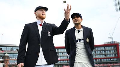 IND VS ENG:  शुभमन गिल हो गए थे कंफ्यूज? बेन स्टोक्स से टॉस हारकर भी क्यों खुश है भारतीय कप्तान SportsTak Hindi