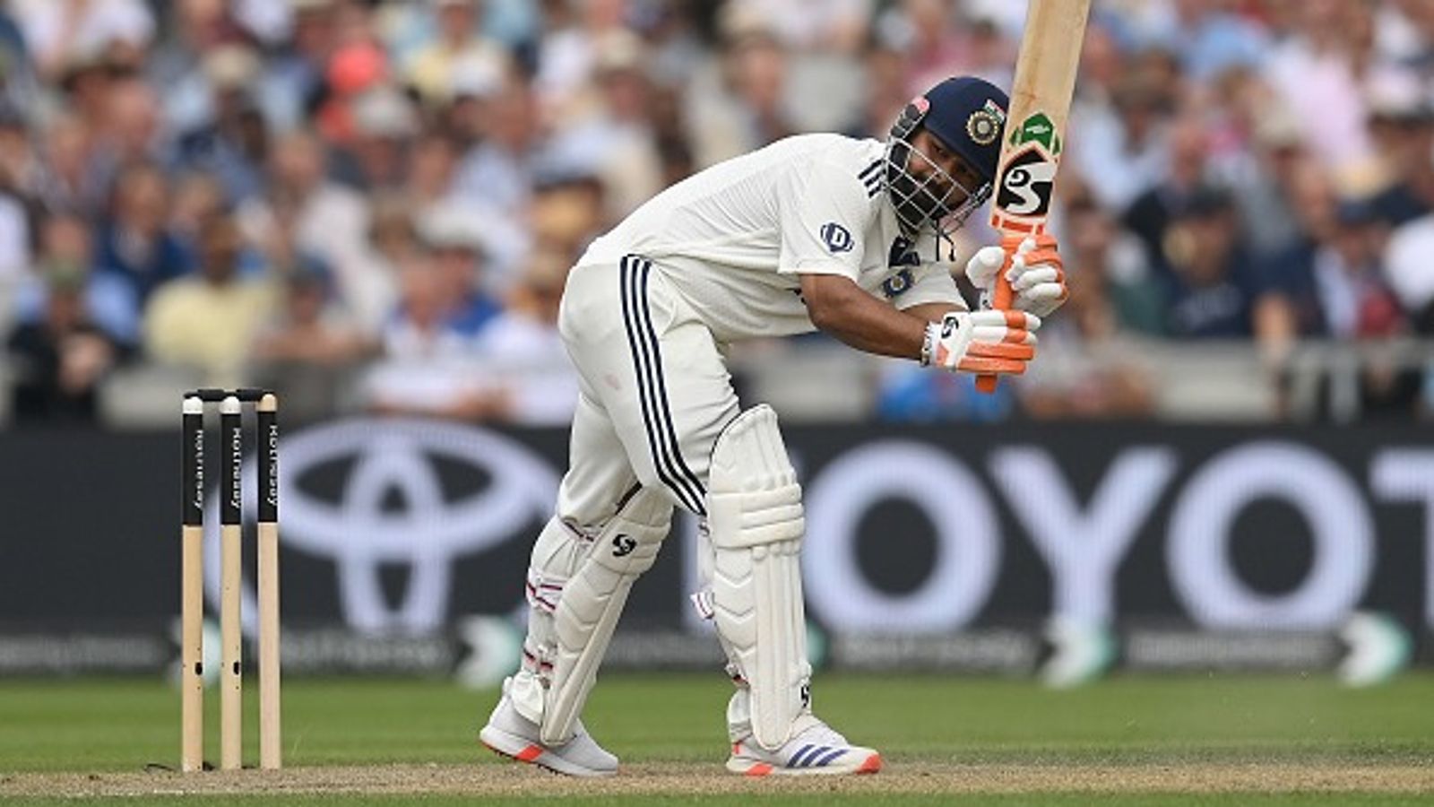 इंग्लैंड के दिग्गज ने टीम इंडिया की गेंदबाजी को बताया घटिया, बोले- ऋषभ पंत ने एक पैर पर खड़े होकर जो रन बनाए, टीम ने... इंग्लैंड के दिग्गज ने टीम इंडिया की गेंदबाजी को बताया घटिया, बोले- ऋषभ पंत ने एक पैर पर खड़े होकर जो रन बनाए, टीम ने...