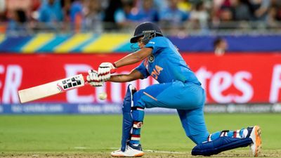 बड़ी खबर: भारत के लिए 124 मुकाबले खेलने वाली दिग्गज खिलाड़ी ने छोड़ा क्रिकेट, T20 वर्ल्ड कप हारने के बाद से नहीं मिला था मौका SportsTak Hindi