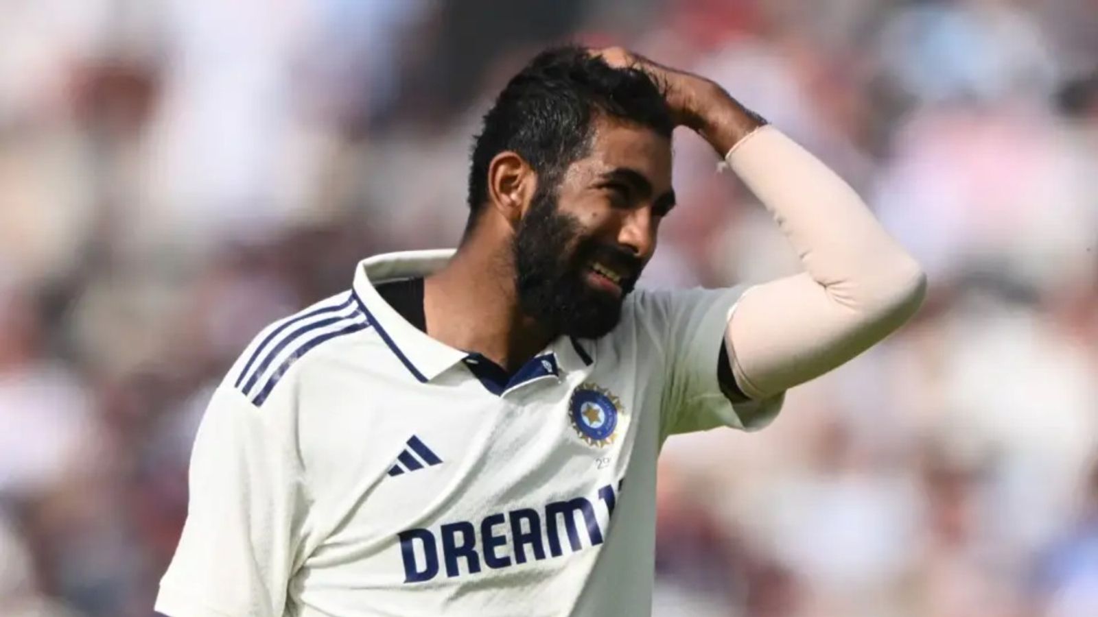 IND vs ENG: बुमराह सीढ़ियों से फिसले तो सिराज बॉलिंग करते-करते दर्द से लड़खड़ाए, भारत के लिए मैनचेस्टर टेस्ट के बीच आई मुसीबतें IND vs ENG: बुमराह सीढ़ियों से फिसले तो सिराज बॉलिंग करते-करते दर्द से लड़खड़ाए, भारत के लिए मैनचेस्टर टेस्ट के बीच आई मुसीबतें