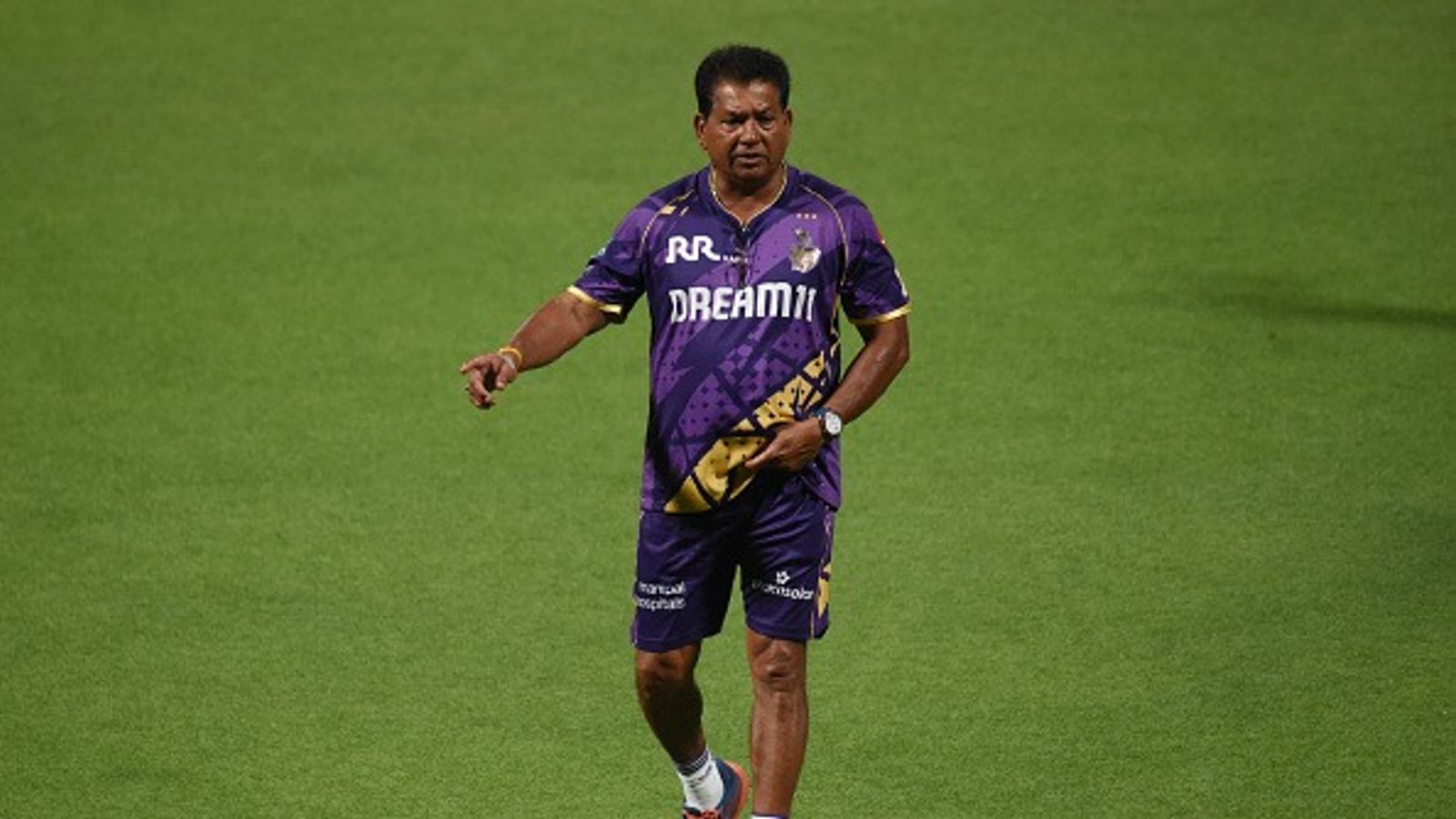 बड़ी खबर: IPL 2026 से पहले चंद्रकांत पंडित ने छोड़ा KKR कोच का पद, शाहरुख खान की टीम से हुए अलग ट्रेनिंग सेशन के दौरान चंद्रकांत पंडित