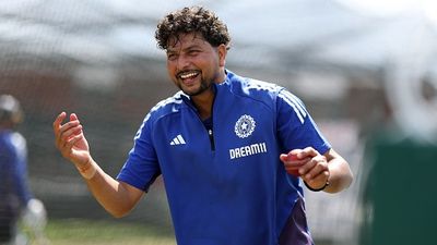 कुलदीप यादव को इंग्लैंड के खिलाफ प्लेइंग 11 में क्यों नहीं मिल पा रहा है मौका, बैटिंग कोच सितांशु कोटक ने दे दिया जवाब SportsTak Hindi