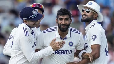 IND vs ENG : जसप्रीत बुमराह इंग्लैंड के खिलाफ पांचवे टेस्ट में गेंदबाजी करेंगे या नहीं ? कप्तान शुभमन गिल ने दी बड़ी अपडेट যশপ্রীত বুমরাহ