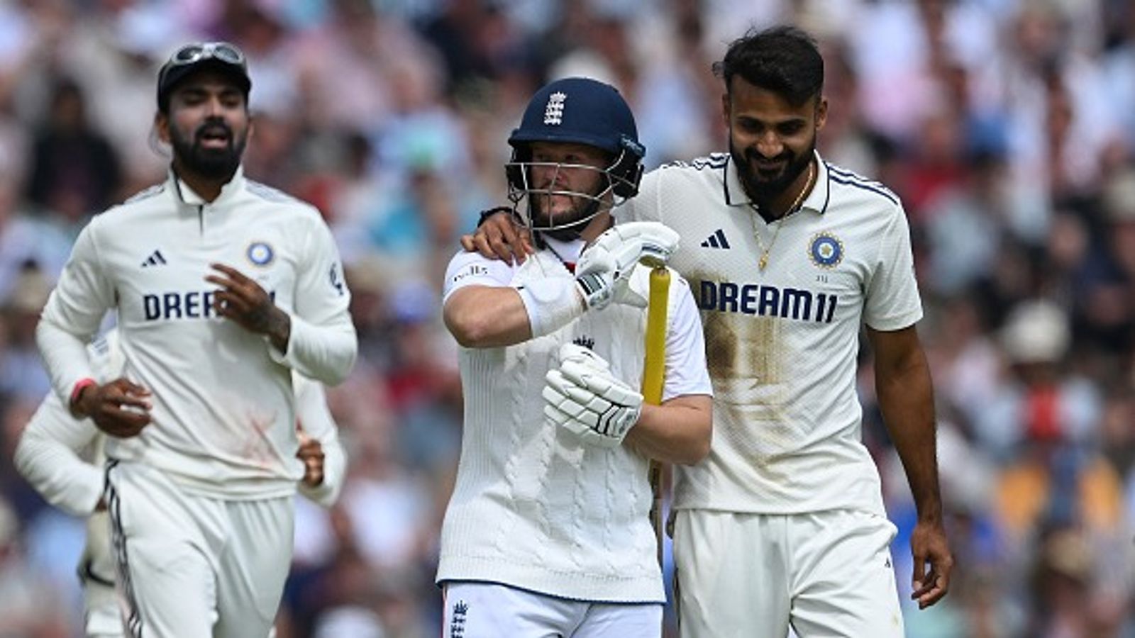 आकाश दीप ने बेन डकेट के कंधे पर रखा हाथ तो दिनेश कार्तिक और पोंटिंग ने जताई हैरानी!, कहा - अच्छा हुआ उसने गेंदबाज को... आकाश दीप ने बेन डकेट के कंधे पर रखा हाथ तो दिनेश कार्तिक और पोंटिंग ने जताई हैरानी!, कहा - अच्छा हुआ उसने गेंदबाज को...