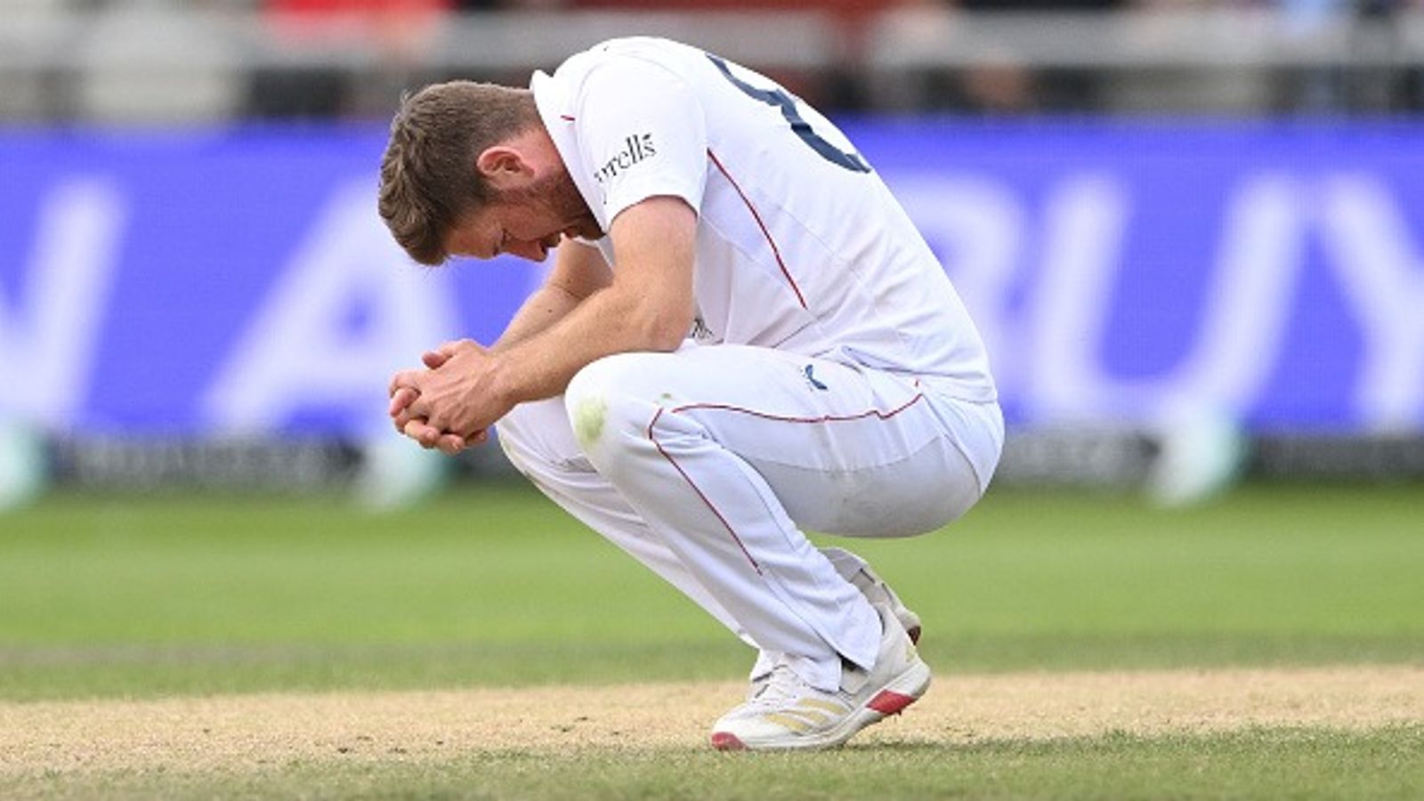 इंग्लैंड के खिलाड़ियों ने क्या थकान के चलते टपकाए भारत के तीन कैच? बैटिंग कोच ने कहा - मैं निराश हूं कि... इंग्लैंड के खिलाड़ियों ने क्या थकान के चलते टपकाए भारत के तीन कैच? बैटिंग कोच ने कहा - मैं निराश हूं कि...