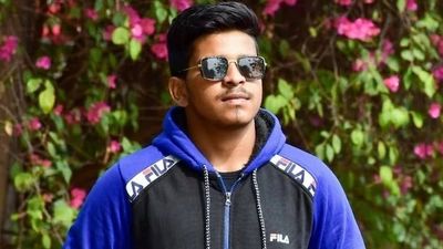 IND vs ENG मैच के बीच आई बुरी खबर, भारतीय क्रिकेटर की जिम में हुई मौत, दिल का दौरा पड़ने के बाद छोड़ी दुनिया SportsTak Hindi