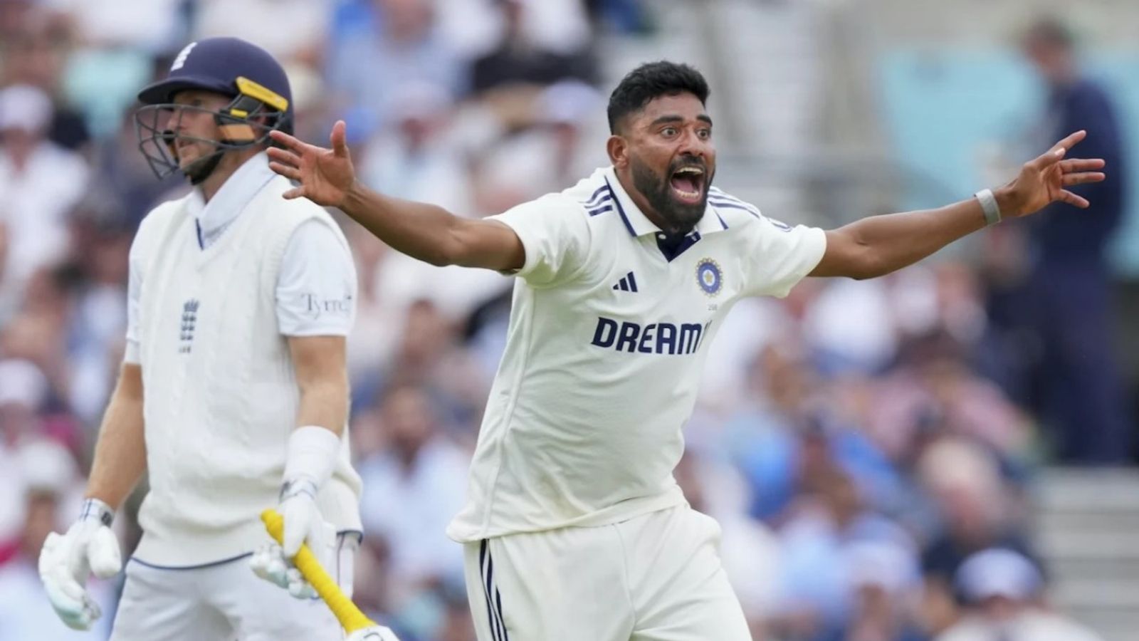 1000 से अधिक गेंद इंग्लैंड सीरीज में फेंकने वाले सिराज के कायल हुए गेंदबाजी कोच मोर्ने मोर्केल, कहा - वो पहला ऐसा बंदा था, जिसने मुझसे... 1000 से अधिक गेंद इंग्लैंड सीरीज में फेंकने वाले सिराज के कायल हुए गेंदबाजी कोच मोर्ने मोर्केल, कहा - वो पहला ऐसा बंदा था, जिसने मुझसे...