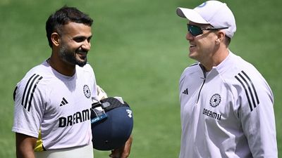 आकाश दीप के सपोर्ट में उतरे टीम इंडिया के बॉलिंग कोच मॉर्केल, बताया चौथे दिन क्यों नहीं चला गेंदबाज का जादू, कहा- वह जब भी दौड़ते है तो... SportsTak Hindi