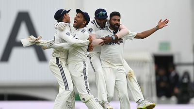 मोहम्मद सिराज का बड़ा खुलासा, रवींद्र जडेजा ने मुझे दिया था खास मैसेज, उन्होंने कहा था कि, तुम अपने पिता... SportsTak Hindi