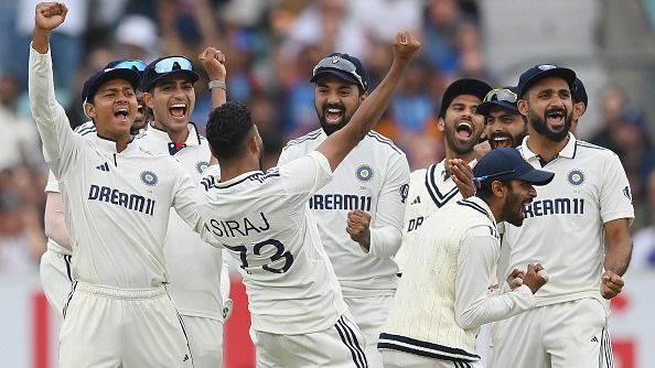 Yashasvi Jaiswal (L), Shubman Gill, Kl Rahul, Washington Sundar, Ravindra Jadeja and Akash Deep are among the players celebrating the dismissal of Jamie Overton