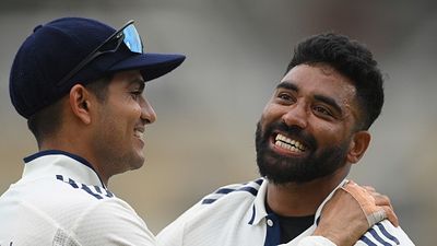 'शुभमन गिल की सोच क्लीयर थी', इंग्लैंड दौरे के बाद सचिन तेंदुकर ने मोहम्मद सिराज को लेकर कहा - मुझे उसका एटीट्यूड... SportsTak Hindi