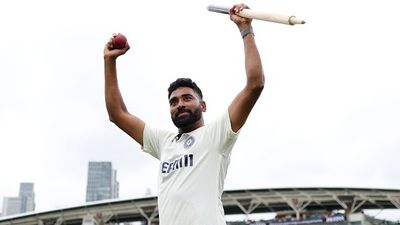 IND vs ENG : बेन स्टोक्स या मोहम्मद सिराज? भारत-इंग्लैंड के बीच सीरीज के दौरान किसने गेंदबाजी में मारा मैदान, माइकल वॉन ने चुना बड़ा नाम India's star pacer Mohammed Siraj in frame