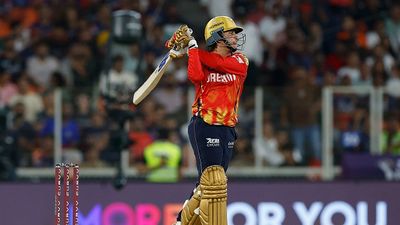 IPL में बवाल काटने के बाद पंजाब किंग्स के बैटर प्रियांश आर्य का फिर गदर, 9 छक्के, 52 गेंदों में शतक, फिर भी हार गई टीम SportsTak Hindi