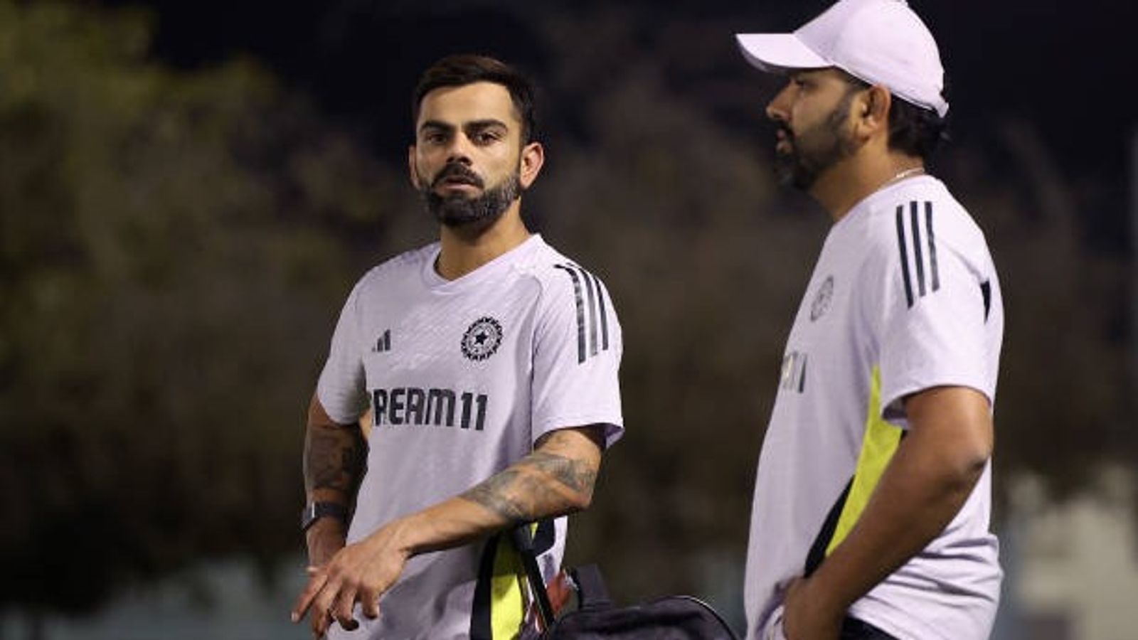 विराट कोहली और रोहित शर्मा के अंतरराष्ट्रीय क्रिकेट से संन्यास पर बड़ी अपडेट, जानिये किस दिन खेल सकते हैं आखिरी मैच? विराट कोहली और रोहित शर्मा के अंतरराष्ट्रीय क्रिकेट से संन्यास पर बड़ी अपडेट, जानिये किस दिन खेल सकते हैं आखिरी मैच?