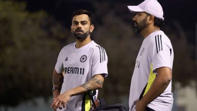 विराट कोहली और रोहित शर्मा के अंतरराष्ट्रीय क्रिकेट से संन्यास पर बड़ी अपडेट, जानिये किस दिन खेल सकते हैं आखिरी मैच? Virat Kohli and Rohit Sharma.