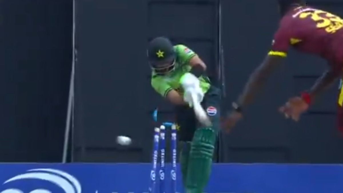 Babar Azam : बाबर आजम का सिर्फ 3 गेंद में वेस्टइंडीज के गेंदबाज ने कैसे काम किया तमाम, Video हुआ वायरल और फैंस ने लगाई क्लास Babar Azam while being bowled by Jaden Seales