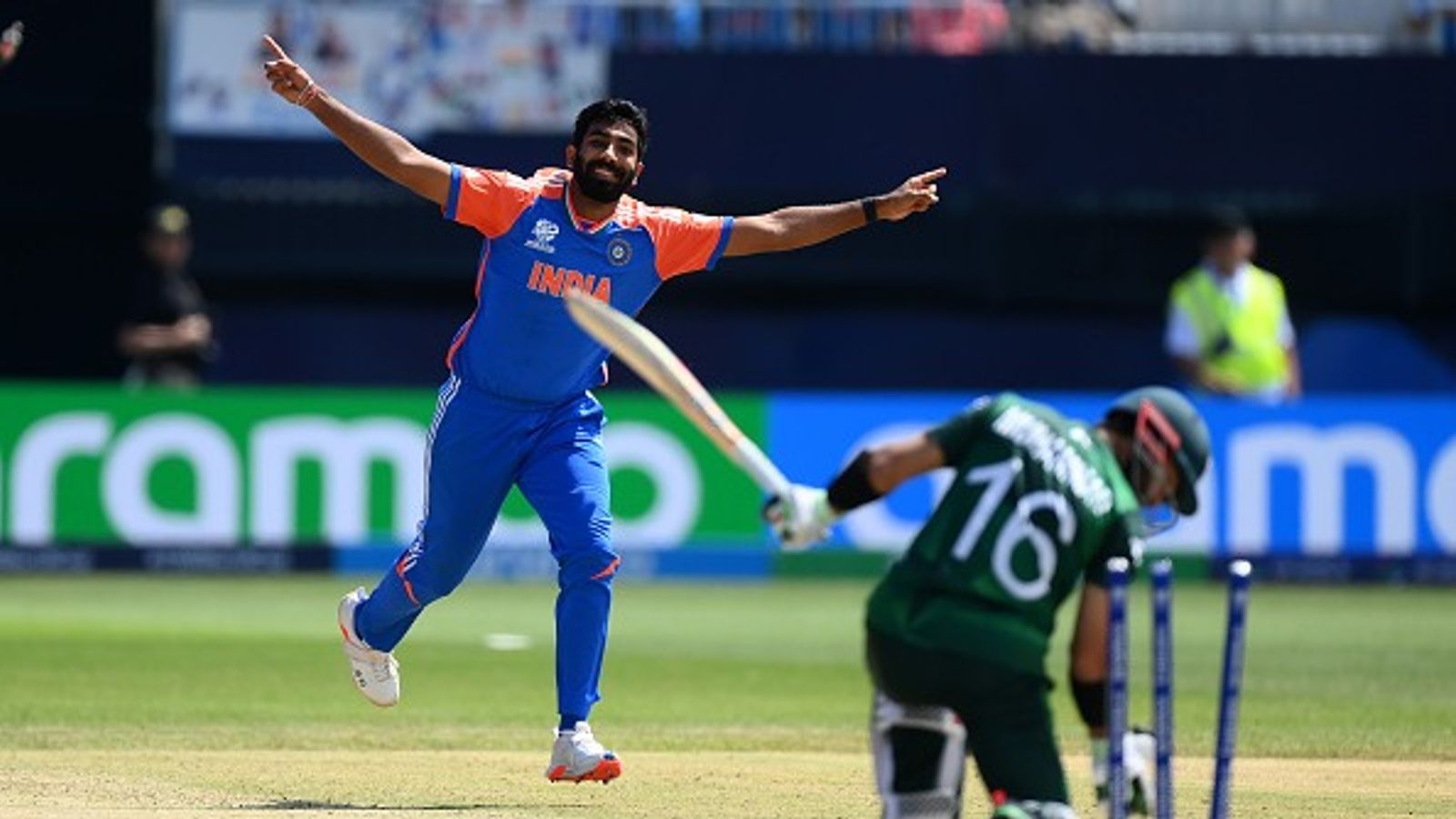 Asia Cup 2025: कौन है होस्ट? कितनी टीमें ले रही हैं हिस्सा? यहां जानें फॉर्मेट और बाकी सभी जानकारी Asia Cup 2025: कौन है होस्ट? कितनी टीमें ले रही हैं हिस्सा? यहां जानें फॉर्मेट और बाकी सभी जानकारी