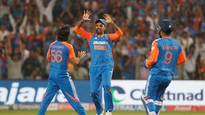 Asia Cup 2025 : एशिया कप के लिए मोहम्मद कैफ ने चुना टीम इंडिया का स्क्वॉड, जानिए किस खिलाड़ी का कटा पत्ता ? Ravi Bishnoi, Suryakumar Yadav and Sanju Samson