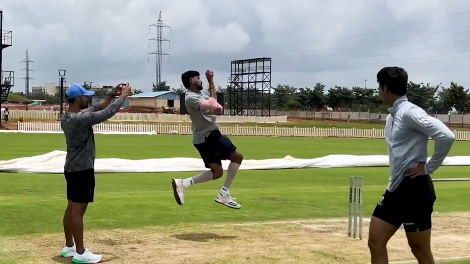 BCCI तैयार कर रही है भविष्य के लिए घातक बॉलर्स, 22 पेसर्स ने तेज गेंदबाजी डेवलपमेंट प्रोग्राम में लिया हिस्सा, VIDEO कर देगा हैरान BCCI तैयार कर रही है भविष्य के लिए घातक बॉलर्स, 22 पेसर्स ने तेज गेंदबाजी डेवलपमेंट प्रोग्राम में लिया हिस्सा, VIDEO कर देगा हैरान