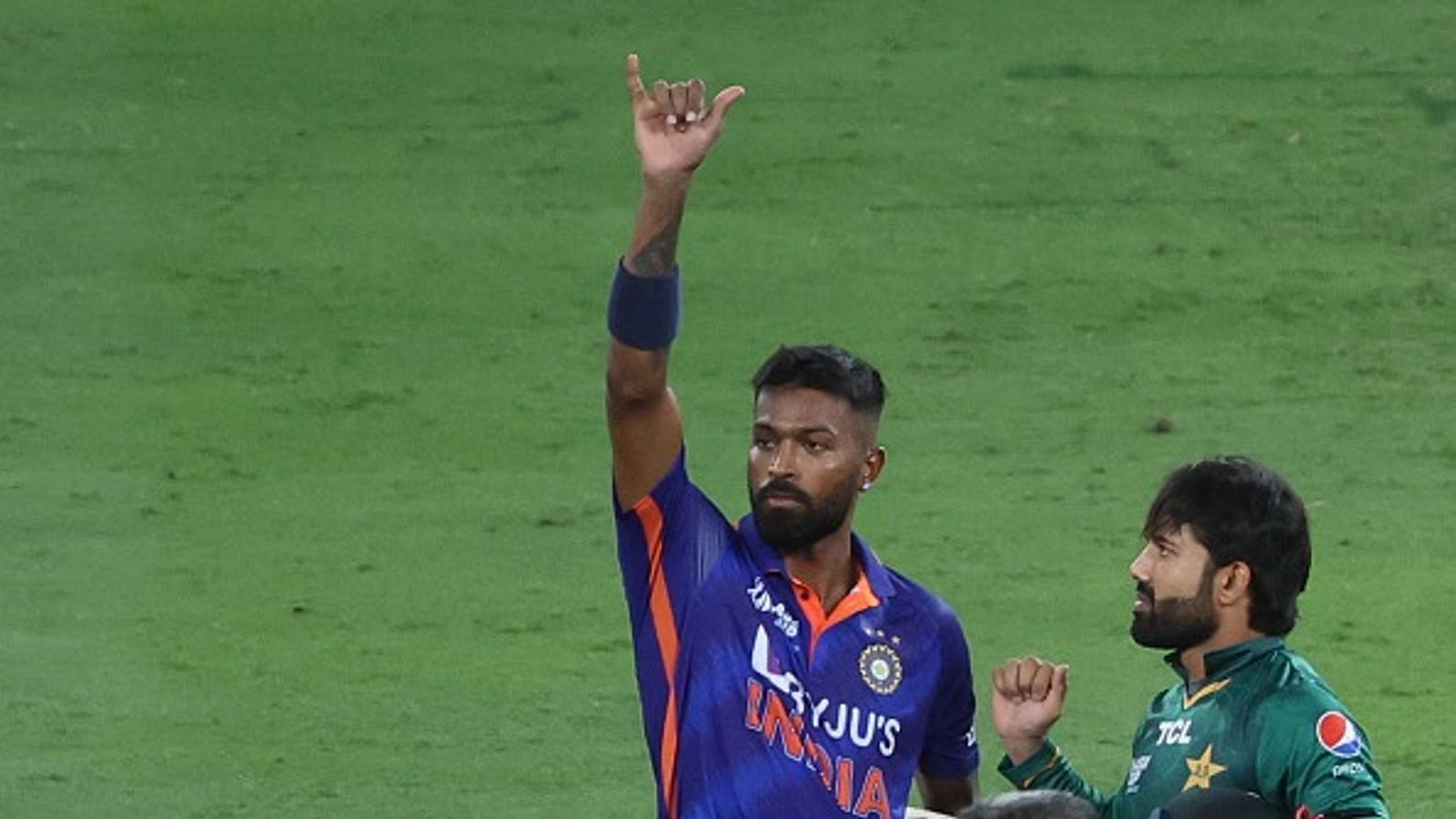 Asia cup 2025: एशिया कप इतिहास के 5 ऐसे पल जिन्हें फैंस कभी नहीं भुला पाएंगे, विराट कोहली का धमाकेदार शतक सबसे स्पेशल Asia cup 2025: एशिया कप इतिहास के 5 ऐसे पल जिन्हें फैंस कभी नहीं भुला पाएंगे, विराट कोहली का धमाकेदार शतक सबसे स्पेशल