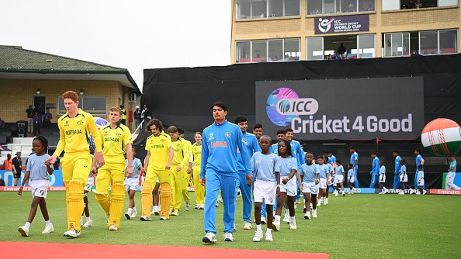 वर्ल्ड कप 2026 की सभी 16 टीमें तय, भारत समेत 11 टीमों की सीधी एंट्री तो इन 5 ने ऐसे तय किया रास्ता वर्ल्ड कप 2026 की सभी 16 टीमें तय, भारत समेत 11 टीमों की सीधी एंट्री तो इन 5 ने ऐसे तय किया रास्ता