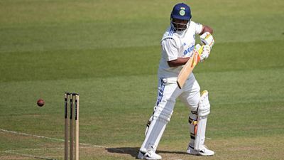 सरफराज खान ने फिर से उड़ाया शतक, मुंबई के लिए खेली तूफानी पारी, वेस्ट इंडीज टेस्ट सीरीज से पहले सेलेक्टर्स को दिया जवाब SportsTak Hindi