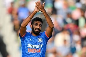 जसप्रीत बुमराह को आलोचनाओं के बीच टीम इंडिया के पूर्व चीफ सेलेक्टर का मिला साथ, कहा- खिलाड़ियों को डॉक्टर्स... SportsTak Hindi