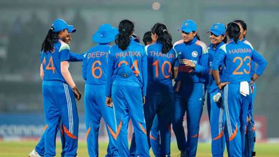Women World Cup 2025 के लिए भारतीय टीम का ऐलान, शेफाली वर्मा को नहीं मिली जगह, रेणुका ठाकुर की वापसी SportsTak Hindi