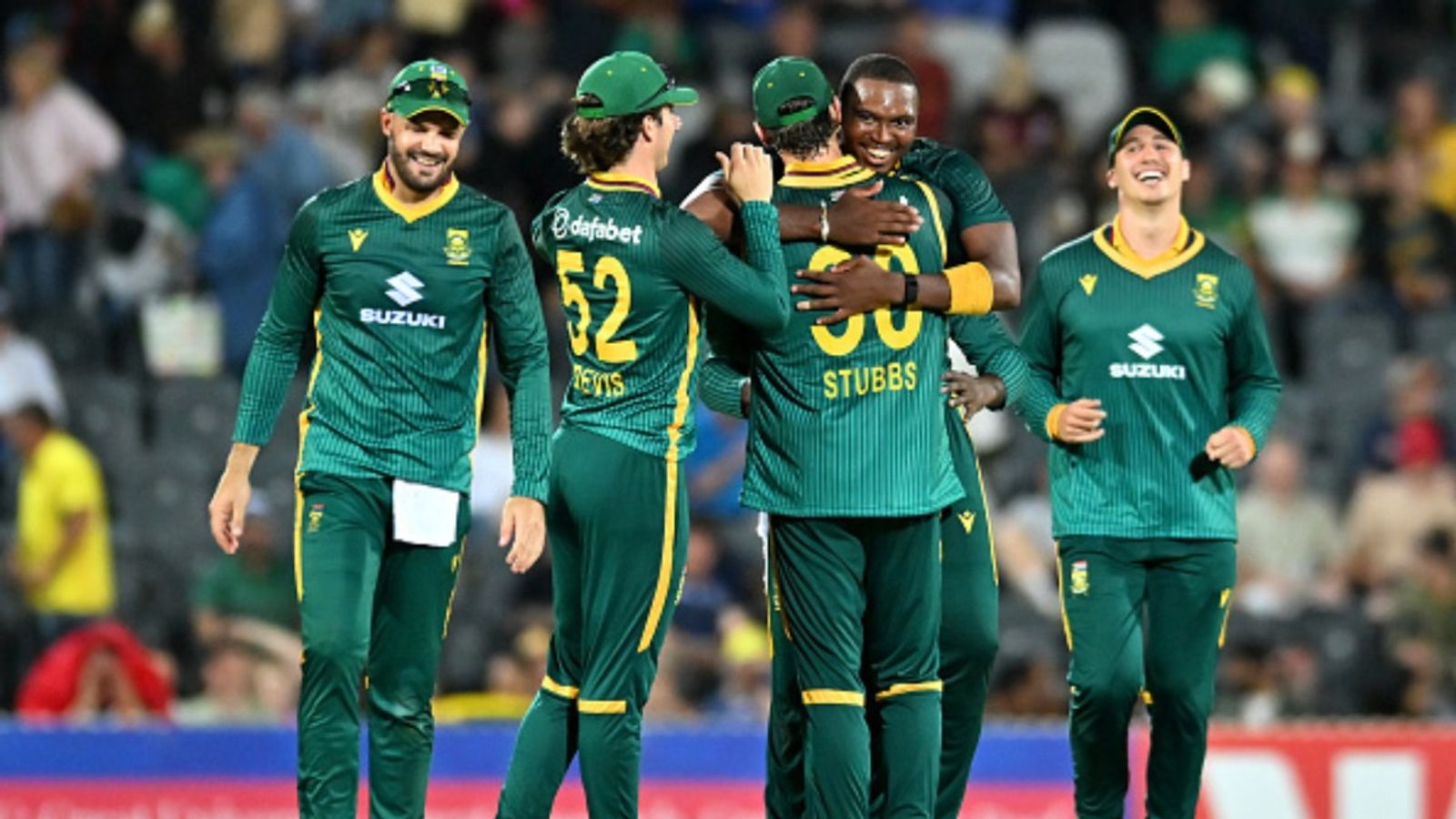 AUS vs SA: वर्ल्ड चैंपियन ऑस्ट्रेलिया का वनडे में टूट रहा गुरूर, लगातार चौथी बार 200 से पहले ऑलआउट, 84 रन से हारकर साउथ अफ्रीका से गंवाई सीरीज AUS vs SA: वर्ल्ड चैंपियन ऑस्ट्रेलिया का वनडे में टूट रहा गुरूर, लगातार चौथी बार 200 से पहले ऑलआउट, 84 रन से हारकर साउथ अफ्रीका से गंवाई सीरीज