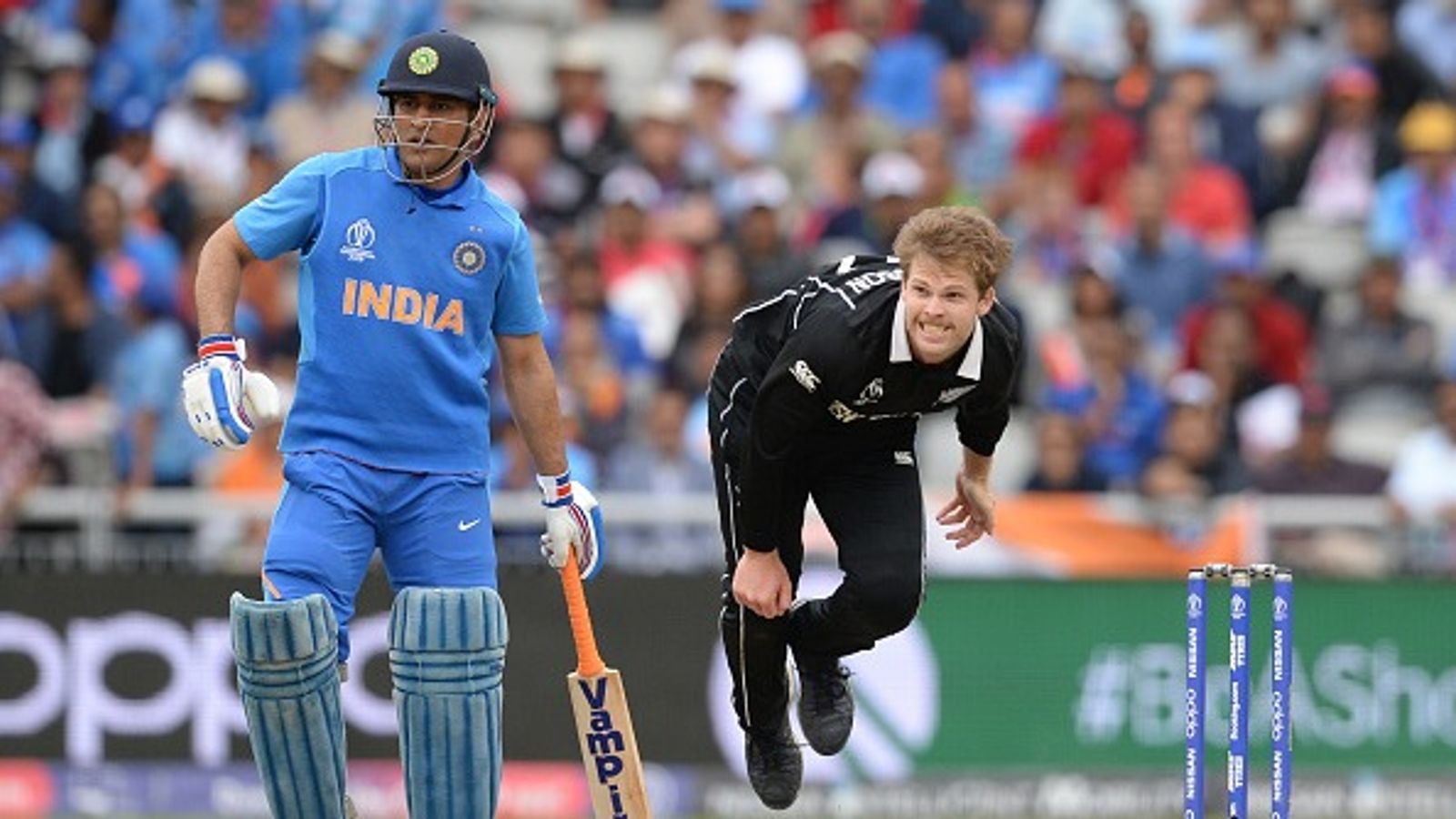 वर्ल्ड कप सेमीफाइनल 2019 में जब एमएस धोनी ने छोड़ी थी गेंद, लॉकी फर्ग्यूसन भी रह गए थे हैरान, सालों से दबी बात का अब किया खुलासा वर्ल्ड कप सेमीफाइनल 2019 में जब एमएस धोनी ने छोड़ी थी गेंद, लॉकी फर्ग्यूसन भी रह गए थे हैरान, सालों से दबी बात का अब किया खुलासा