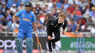 वर्ल्ड कप सेमीफाइनल 2019 में जब एमएस धोनी ने छोड़ी थी गेंद, लॉकी फर्ग्यूसन भी रह गए थे हैरान, सालों से दबी बात का अब किया खुलासा SportsTak Hindi