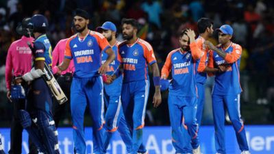 Asia Cup 2025 में बिना स्पॉन्सर खेलने उतरेगी भारतीय क्रिकेट टीम! BCCI बना रहा है यह योजना SportsTak Hindi