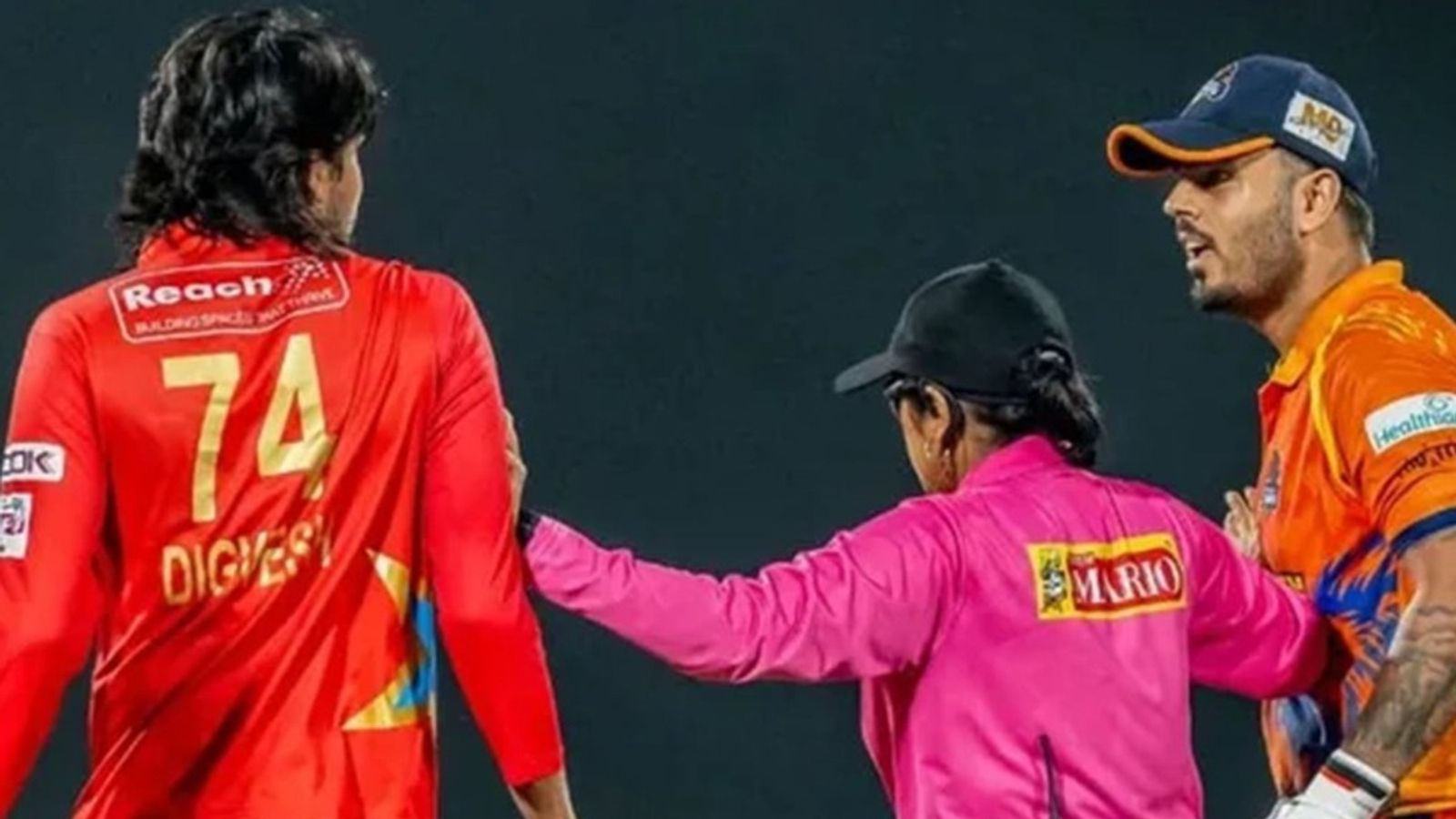 नितीश राणा-दिग्वेश राठी के पंगे में फंसे पांच खिलाड़ी, मैच के दौरान हुआ बवाल तो अब मिली सजा नितीश राणा-दिग्वेश राठी के पंगे में फंसे पांच खिलाड़ी, मैच के दौरान हुआ बवाल तो अब मिली सजा