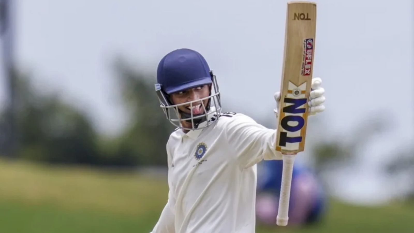 यश धुल ने 27 दिन में ठोका तीसरा शतक, DPL के बाद दलीप ट्रॉफी में उड़ाया सैकड़ा, हार्ट सर्जरी के बाद गरज रहा वर्ल्ड कप विजेता का बल्ला यश धुल ने 27 दिन में ठोका तीसरा शतक, DPL के बाद दलीप ट्रॉफी में उड़ाया सैकड़ा, हार्ट सर्जरी के बाद गरज रहा वर्ल्ड कप विजेता का बल्ला