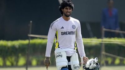 Duleep Trophy: तिलक वर्मा और साई किशोर सेमीफाइनल से बाहर, इन खिलाड़ियों ने किया रिप्लेस, कप्तान और उपकप्तान भी बदले SportsTak Hindi