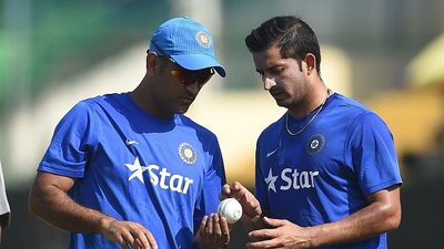 मनोज तिवारी के बाद अब मोहित शर्मा का भी धोनी को लेकर बड़ा खुलासा, कहा- वो अपना आपा खो बैठे थे और मुझे गालियां दी थीं SportsTak Hindi