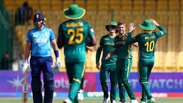 Wiann Mulder of South Africa celebrates with teammate David Miller