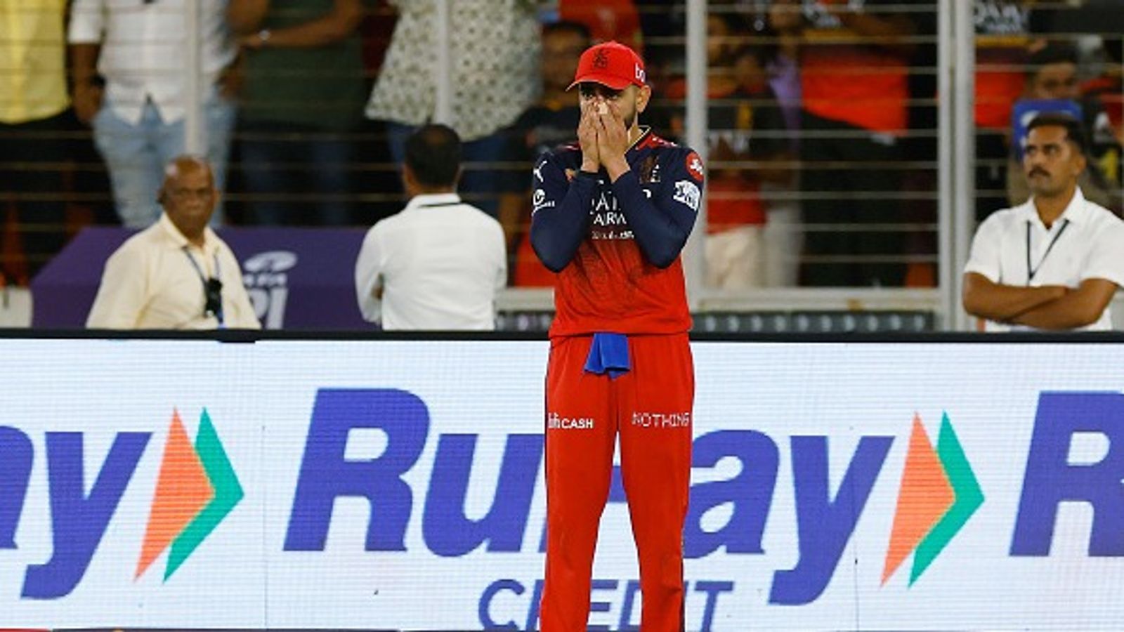 विराट कोहली ने RCB की ट्रॉफी जीत के बाद होने वाली भगदड़ पर तोड़ी चुप्पी, कहा - वो सबसे खुशी का दिन था जो... विराट कोहली ने RCB की ट्रॉफी जीत के बाद होने वाली भगदड़ पर तोड़ी चुप्पी, कहा - वो सबसे खुशी का दिन था जो...