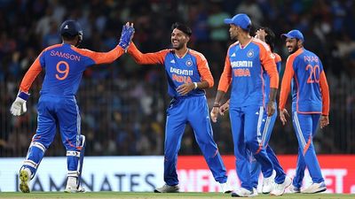 टीम इंडिया के Asia Cup 2025 के लिए यूएई रवाना होने से पहले भारतीय खिलाड़ी को डेंगू, ऐन वक्त पर इस स्टार ने किया रिप्लेस SportsTak Hindi