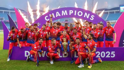 ILT20 2026 Schedule:  2 दिसंबर से दुबई में ILT20 की शुरुआत, पहले मुकाबले में टकराएंगी पिछले सीजन की फाइनलिस्ट टीमें, यहां जानें पूरा शेड्यूल SportsTak Hindi