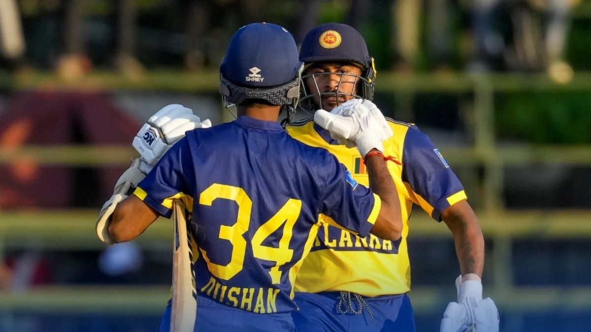 srilankan batters celebrating win